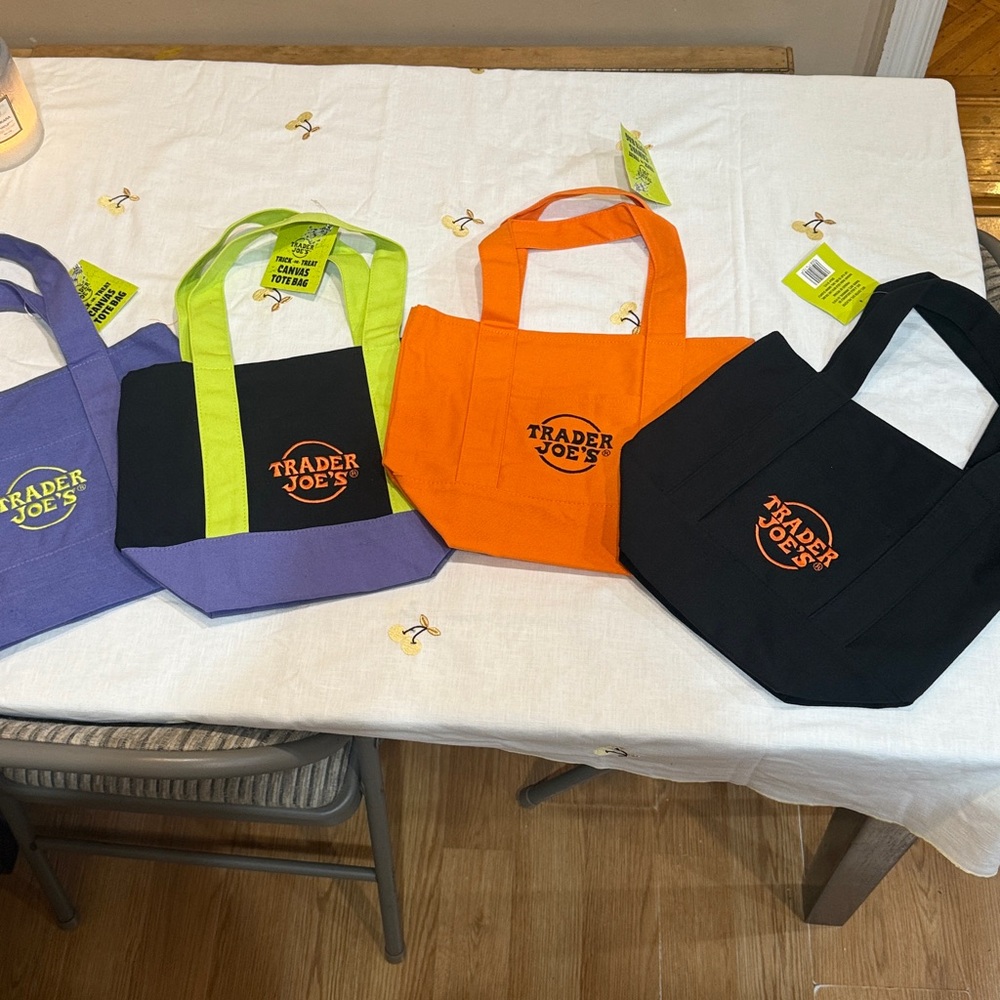 Trader Joe's Reusable Tote Bags Set